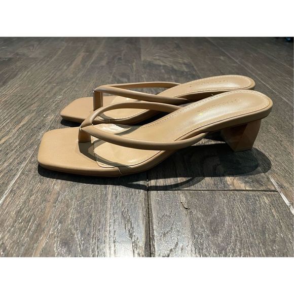 Shoedazzle Silvia Square Front Thong - Picture 2 of 6